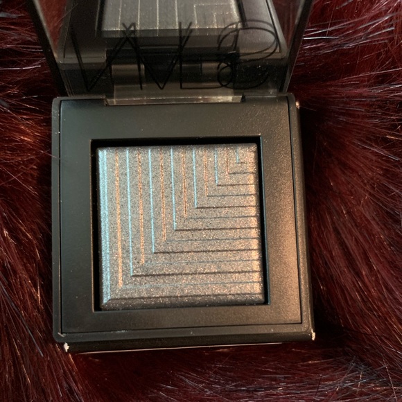 NARS limited edition Dual-Intensity Eyeshadow - Picture 4 of 8